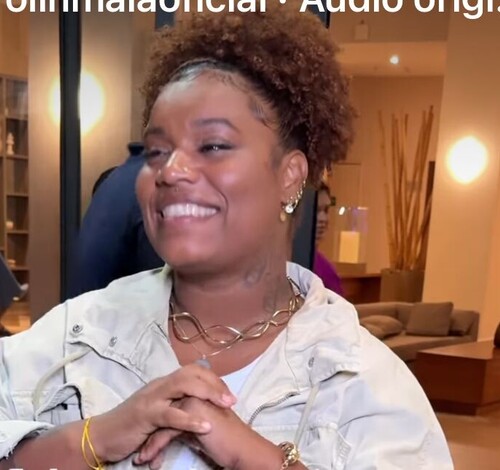 Após eliminação com 94% dos votos, ex-BBB Camilla pede para tirar foto com fãs na porta do hotel