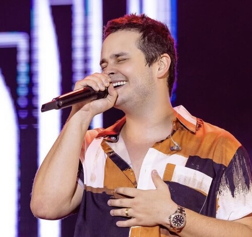 Matheus Aleixo realiza procedimentos estéticos em Goiânia