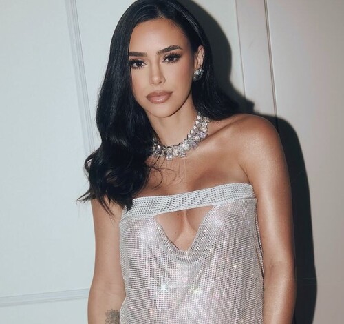 Após noitada de Neymar, Bruna Biancardi curte noite de solteira