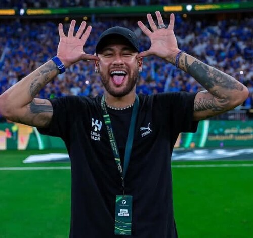 Modelo que diz ter transado com Neymar Jr. responde mais de 35 processos