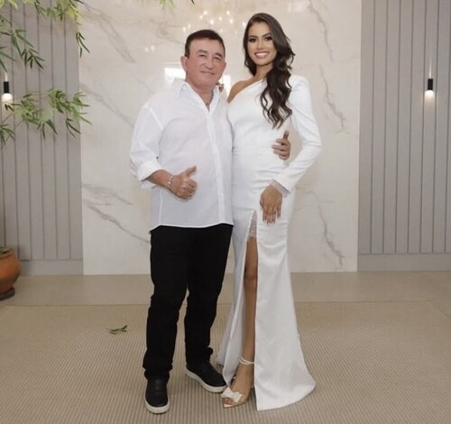 Esposa de Amado Batista é detonada após casamento com o cantor: 