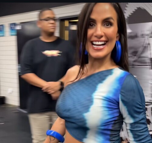 Grávida, Karol Peixinho curte Tardezinha de Thiaguinho no Rio de Janeiro