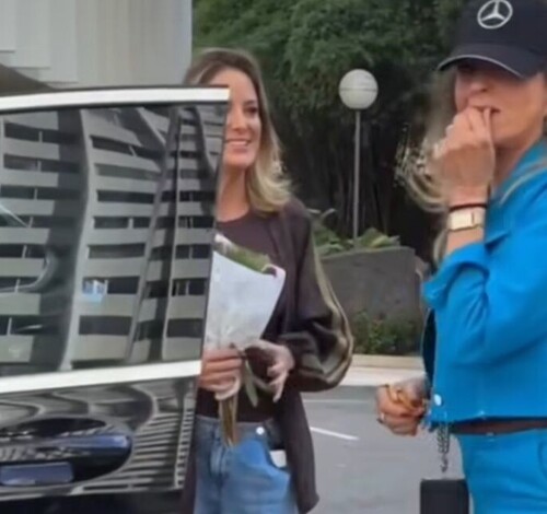 Ticiane Pinheiro presenteia a mãe com carrão de 500 mil reais