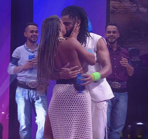 Diogo Almeida e Aline Patriarca assumem namoro com apoio dos fãs