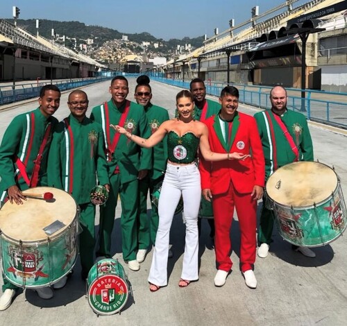 Virgínia quis pisar no chão da Sapucaí assim que foi anunciada como rainha da Grande Rio