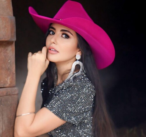 Poliana Roberta faz curso de interpretação para TV com Cininha de Paula 