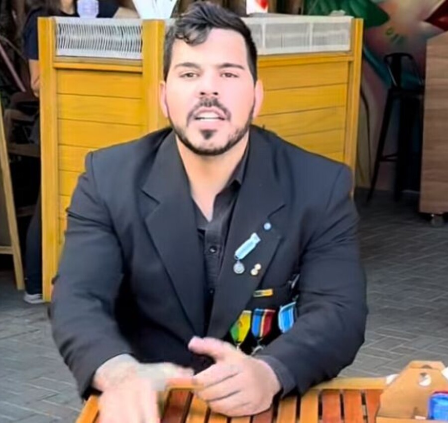 Influenciador é assaltado no Rio de Janeiro e oferece recompensa de 100 mil reais por entrega de telefone celular