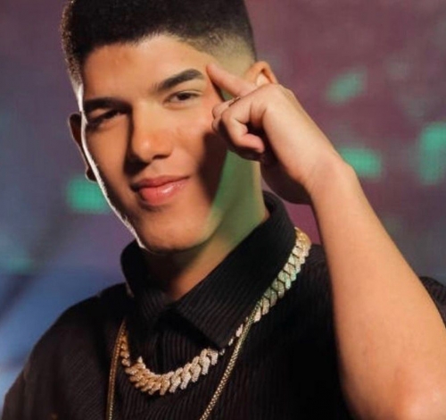 Descobrimos! Zé Vaqueiro chega em show surpresa na Rocinha neste sábado