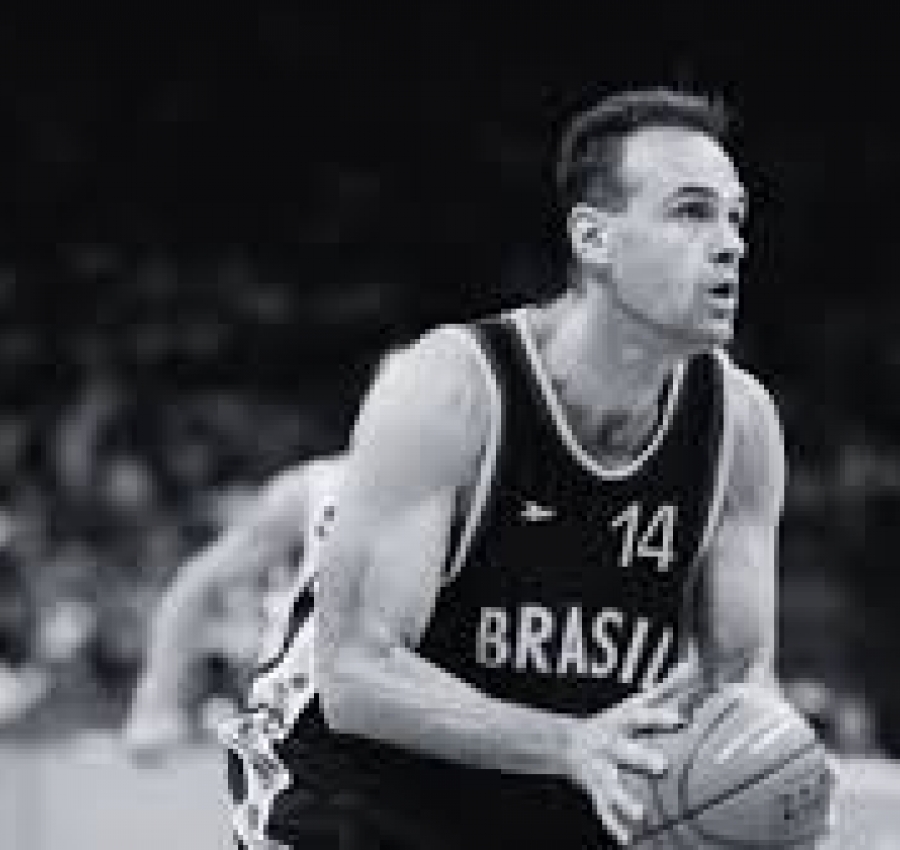 Despedida silenciosa: Oscar Schmidt é cremado com a camisa da seleção brasileira