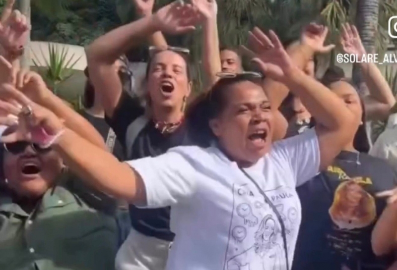 Fãs de Ana Paula Renault dominam a porta da Globo e transformam final do BBB 26 em espetáculo à parte