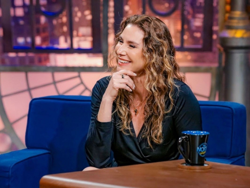 Por que Lavínia Vlasak sumiu das novelas? Atriz relembra 30 anos de carreira no “The Noite”