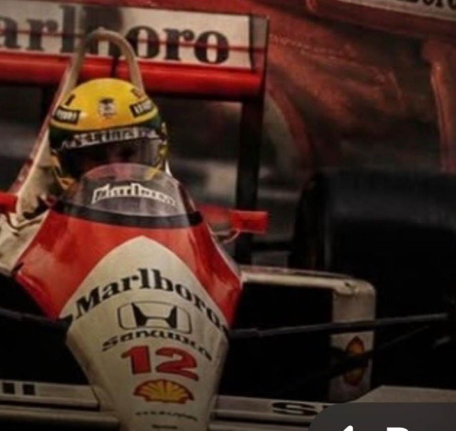 Ayrton Senna completa 32 anos de morte e segue eterno como maior ídolo do Brasil